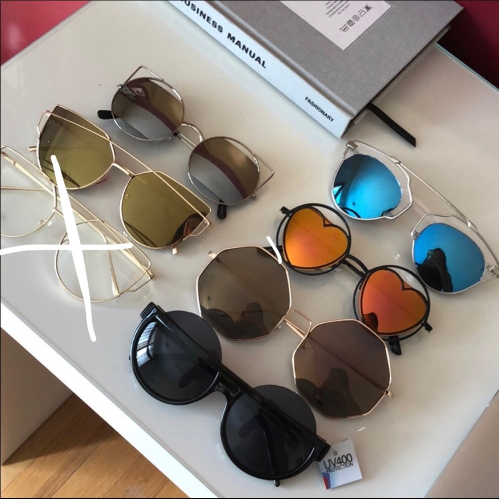6 sunglasses for $15♥️